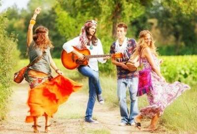 hippies-at-varkala-beach