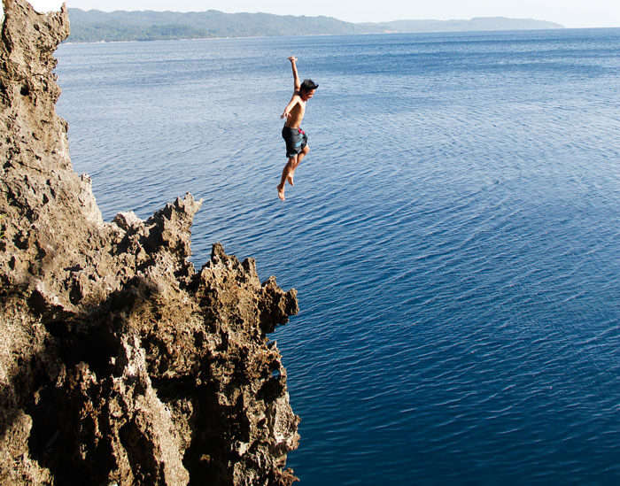 Backpacker is an adventurer who is not afraid to dive in the depths