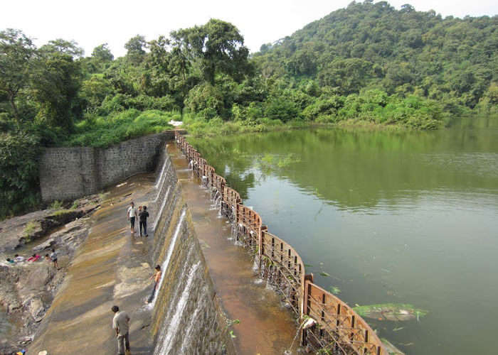 View of the Pelhar dam in the Pelhar village