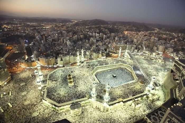 People are discouraged to take selfies during Haj at Mecca