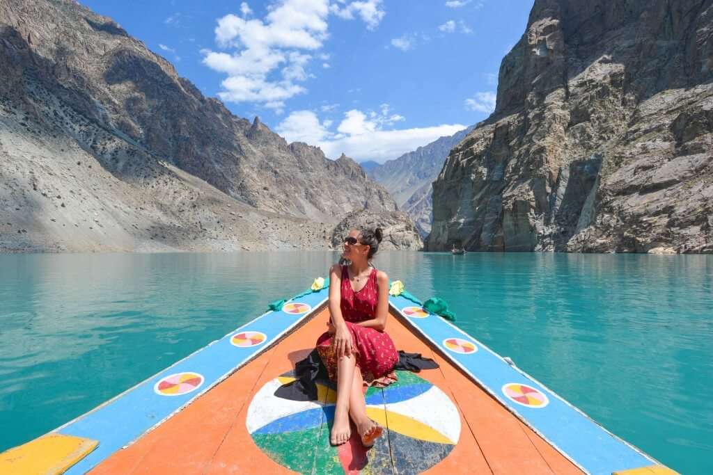 Sophee- The Travel Blogger
