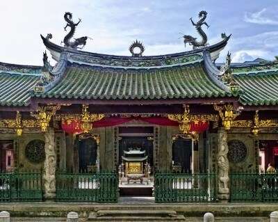 Thian Hock Keng Temple is the oldest of the Chinese historical places in Singapore