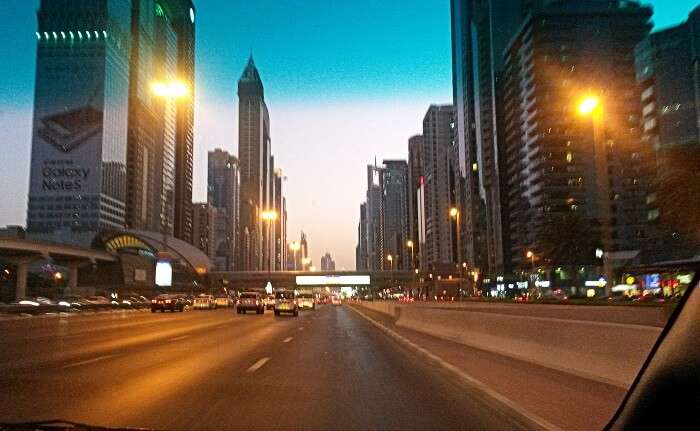 The beautiful roads of Dubai