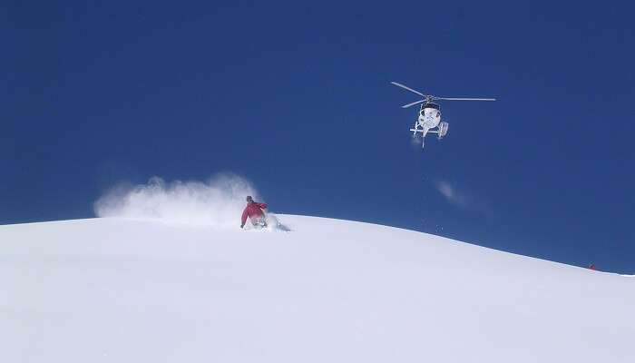 Heli-Skiing