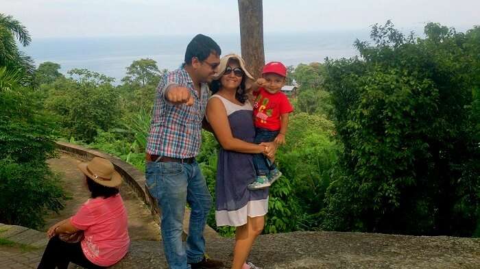 Apurva and her family posing for the camera