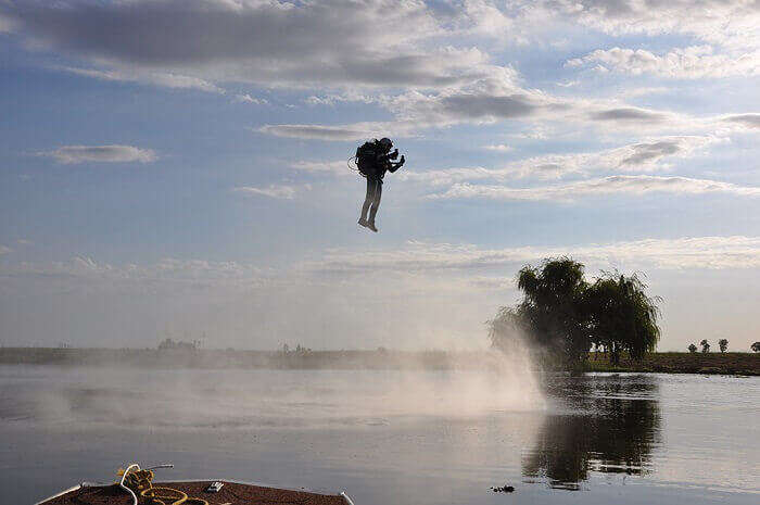 A jetpack can fly for over 10 minutes