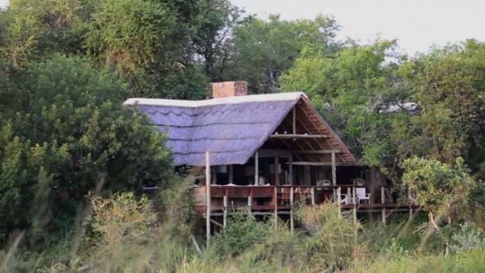 A rusty cottage at the Thornybush Game Lodge