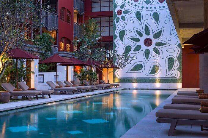 The beautiful viw of the pool at Alaya Resort