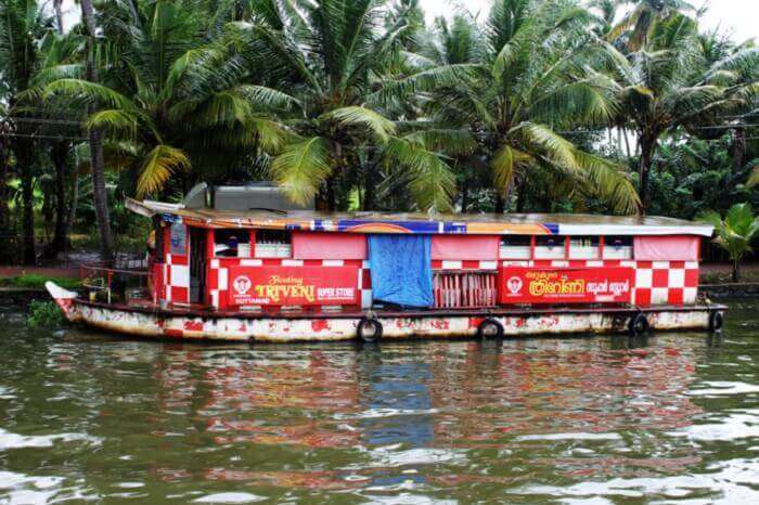 Alappuzha has the floating mall in Kerala