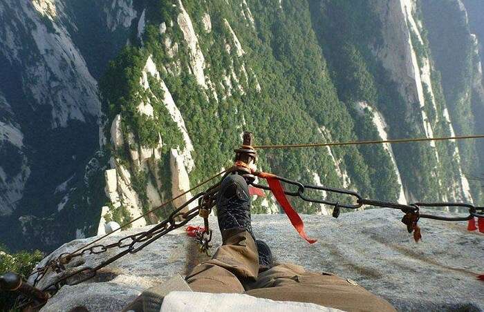 The dizzying display of height of Mount Huashan