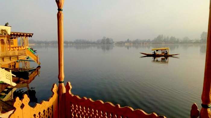 Shikara ride view from Srinagar