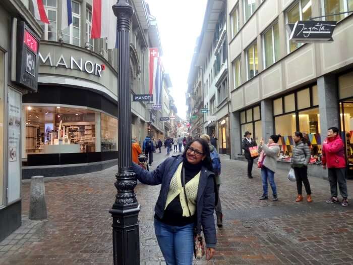 Happy shopaholics at the famous streets of Lucerne