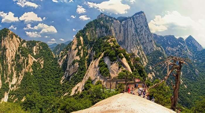 The dangerous blend of beauty with fear – Mount Huashan