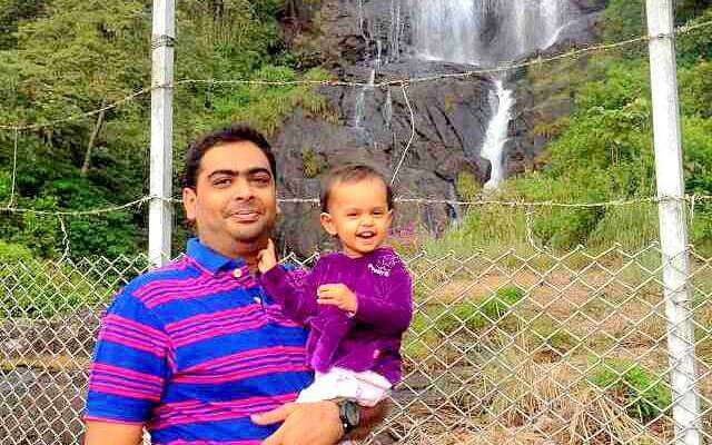 Saumil and his daughter in Munnar