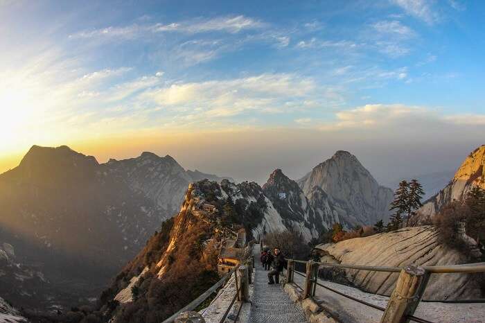 The stunning sunrise at Mount Huashan