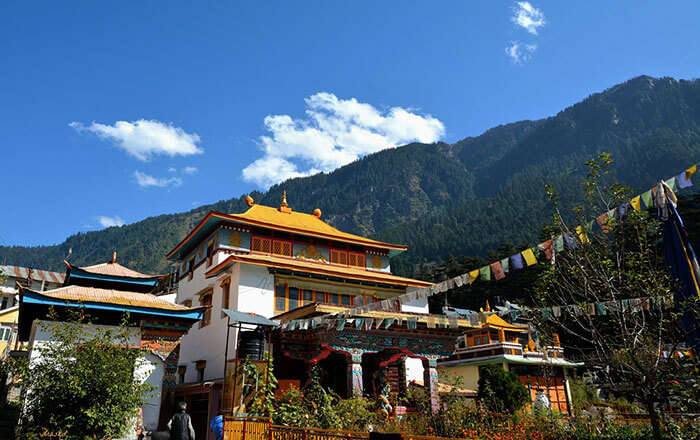 Witness the beauty of the Tibetan Monastery in Manali