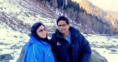 Rachit and his wife on a honeymoon trip to Srinagar and the rest of Kashmir