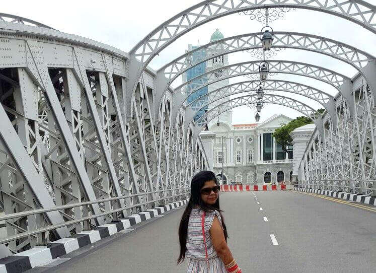 Krishan's wife at Fullerton bridge, Singapore