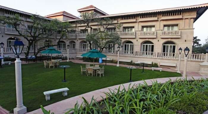 best resort in Pune for couples