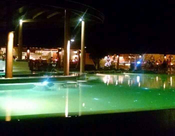 The mesmerising Waves Pool Bar in the night