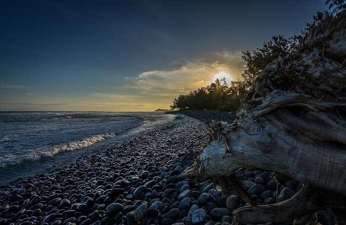 Stunning sunset at Riviere des Galets Beach