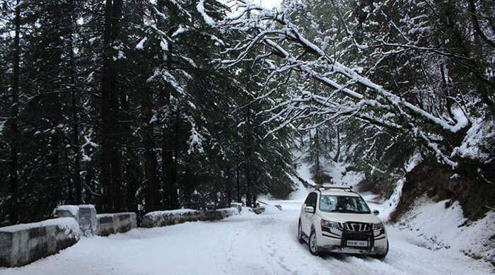 The snowy road from Sangla to Narkanda