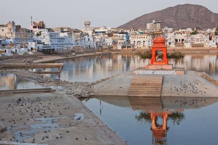 A temple at one of the ghats of Pushkar Lake