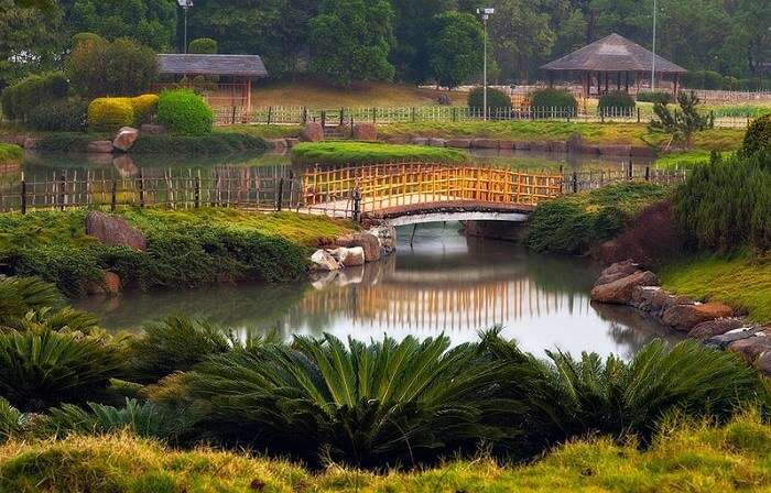 Beautiful pathways and bridges at Okayama Friendship Garden – one of the best places in Pune for couples