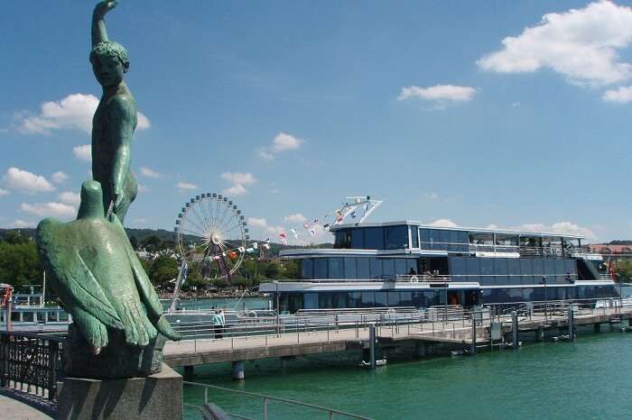 A cruise docked at the Burkliplatz along Lake Zurich