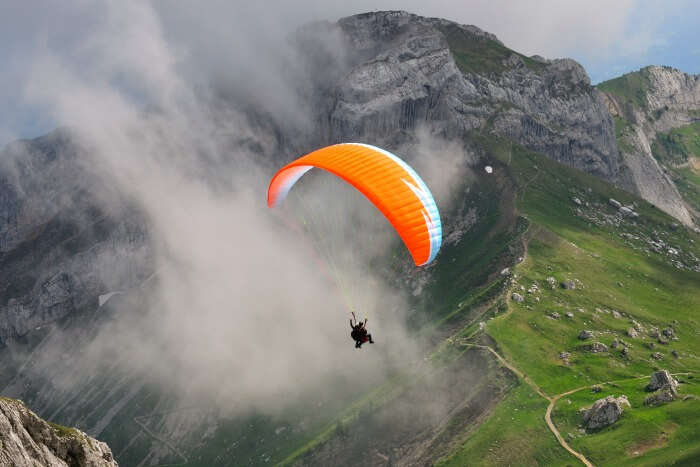 Do paragliding in Mashobra