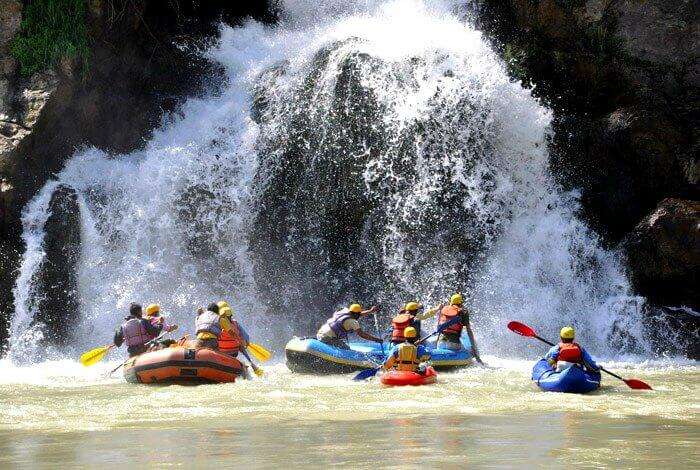 Go rafting in the river of Mashobra- Tattapani
