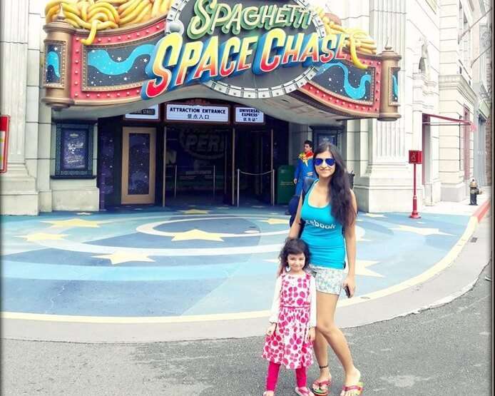 Srishti with her niece at the Universal Studios