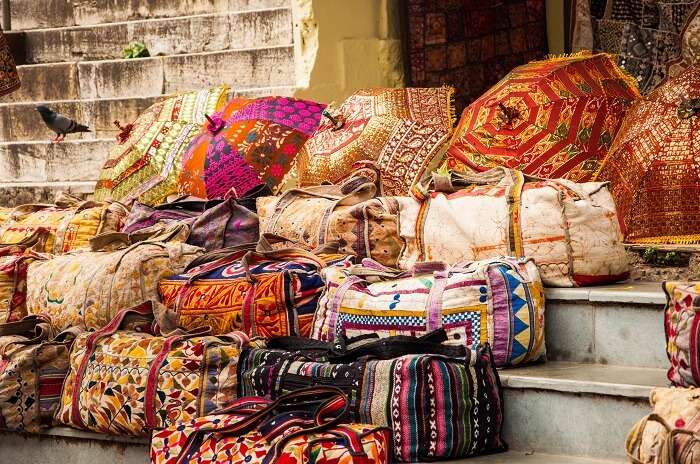 Things to buy during your shopping trip to Udaipur