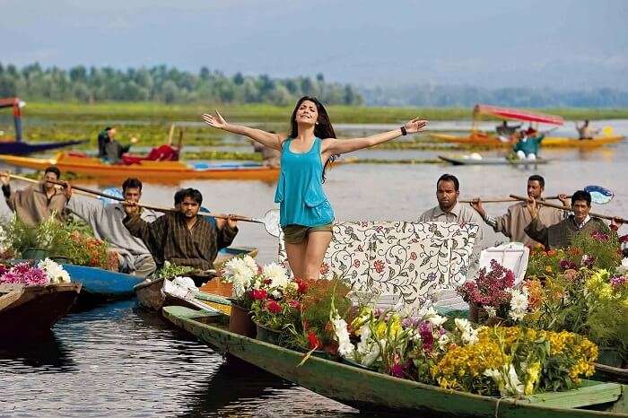 A shot from the Bollywood movie Jab Tak Hai Jaan showing Anushka Sharma enjoying a shikara ride