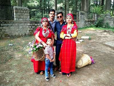 Sachins family in traditional Himachal outfits