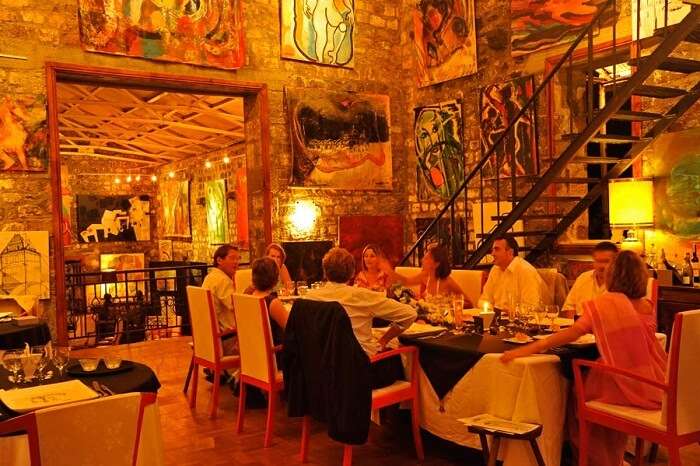 Tourists dining at the Cafe des Arts in Mauritius