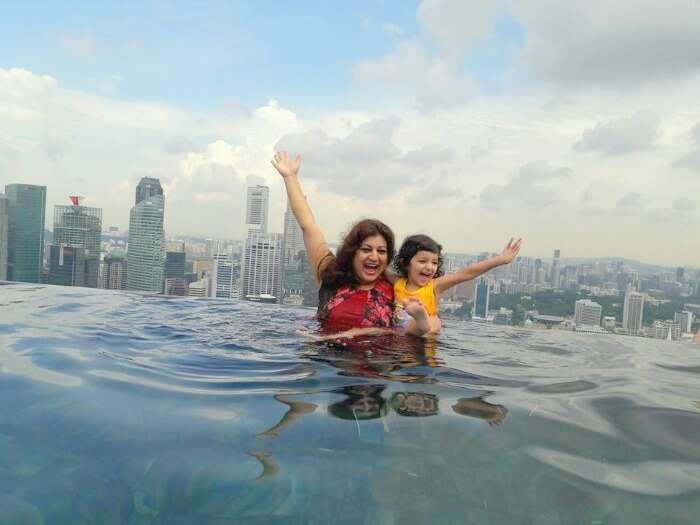 Srishtis sister and niece at the pool in Marina Bay Sands Hotel