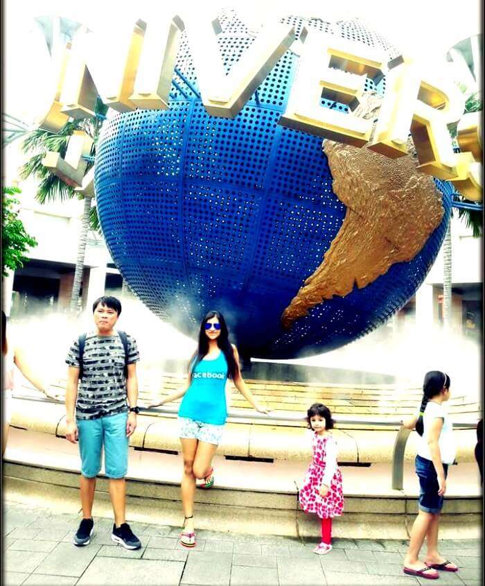 Srishti and her niece at the Universal Studios in Singapore