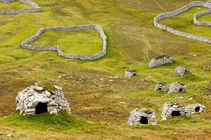 Ancient wall structures and shelters on the Hirta Island