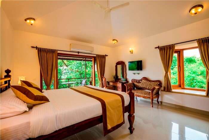 20 Luxury Hotels In Goa That Are Worth A Hole In Your Pocket In 2023!