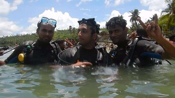 Jay and his friend do scuba diving