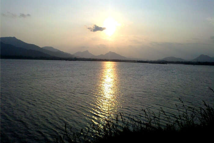 Enjoy the sunet from the banks of the soothing Rayalacheruvu Lake