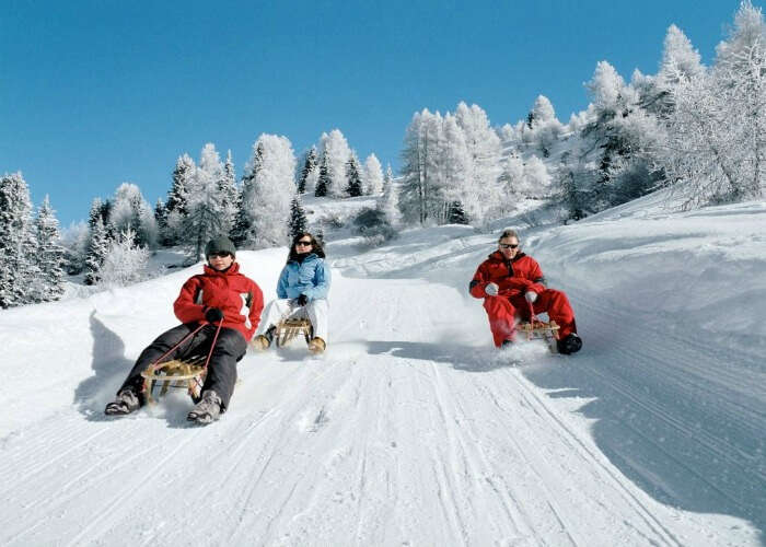 Enjoy snowfall in Gulmarg