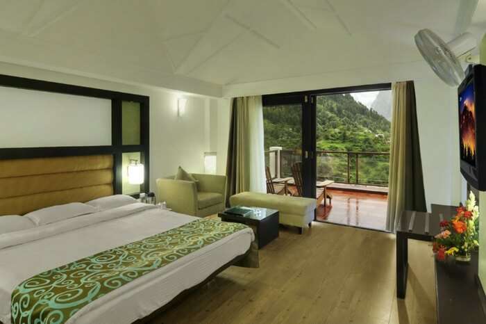 Honeymoon suite at Apple Country Resort in Manali