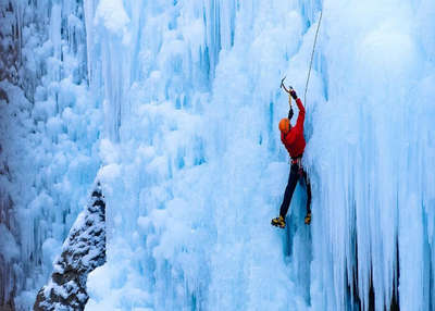 Go Ice Climbing in Manali and climb its treacherous ice formations 