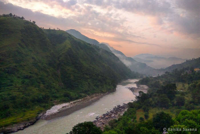 The colours of the sky during sunrise over Parvati Valley