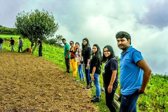 Kanika and her friends trek in chakrata