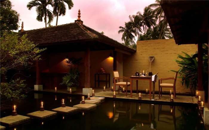 Sunset Lounge Bar at Saman Villas Hotel in Bentota - for an awesome nightlife in Sri lanka