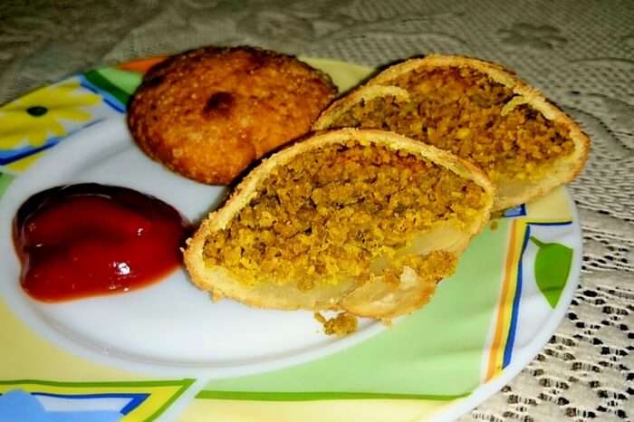 A plate of moong dal kachori at Sardarji’s Chaat