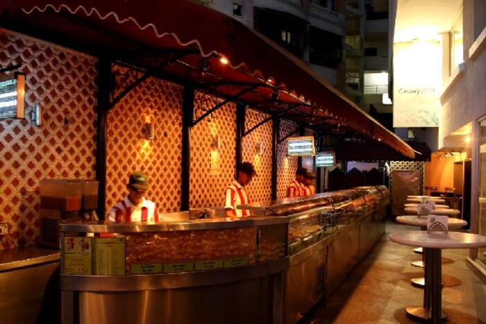 The well maintained serving counter of Ohri’s Chowpatti